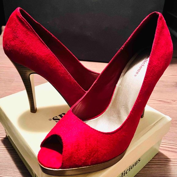 *NEW* GORGEOUS RED VELVET \\ Faux Suede 3" Ladies Heels - Picture 2 of 5
